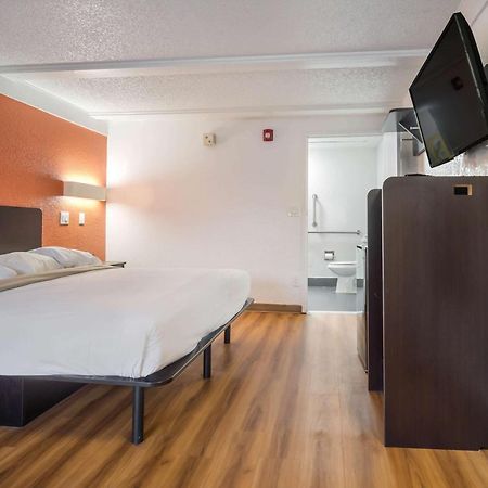 Motel 6-Fort Myers, Fl นอร์ทฟอร์ทไมเออร์ส ภายนอก รูปภาพ