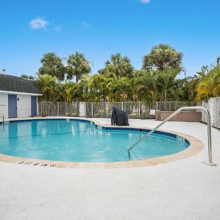Motel 6-Fort Myers, Fl นอร์ทฟอร์ทไมเออร์ส ภายนอก รูปภาพ