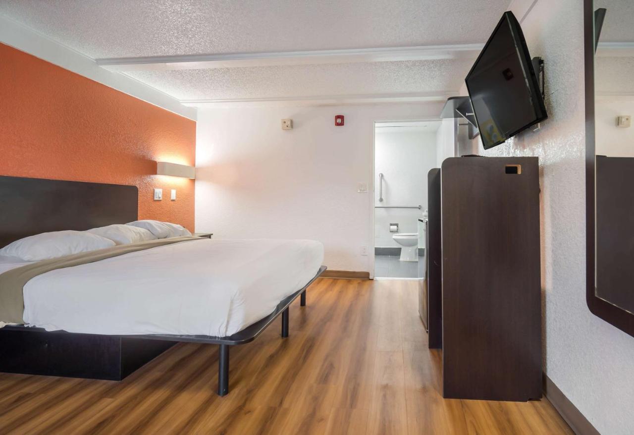 Motel 6-Fort Myers, Fl นอร์ทฟอร์ทไมเออร์ส ภายนอก รูปภาพ