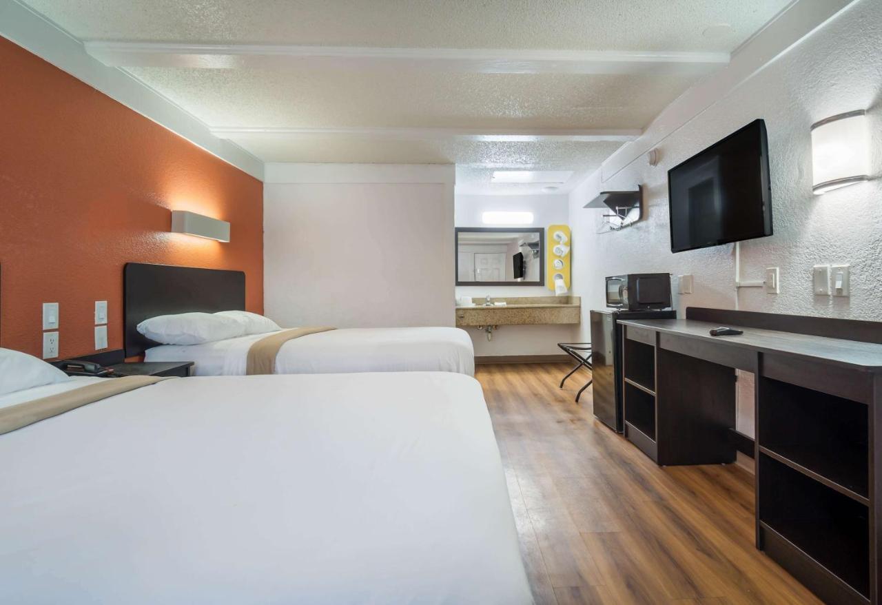 Motel 6-Fort Myers, Fl นอร์ทฟอร์ทไมเออร์ส ภายนอก รูปภาพ