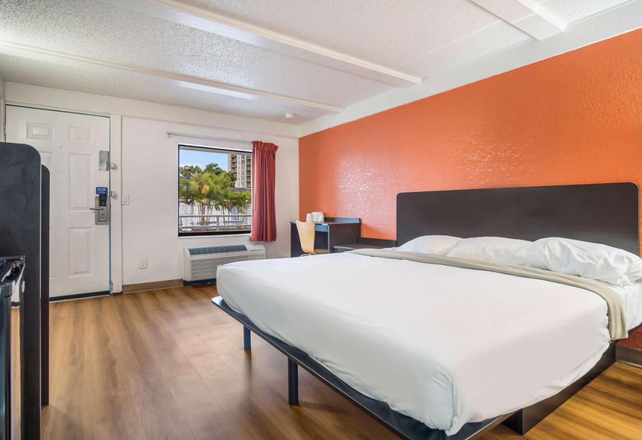 Motel 6-Fort Myers, Fl นอร์ทฟอร์ทไมเออร์ส ภายนอก รูปภาพ