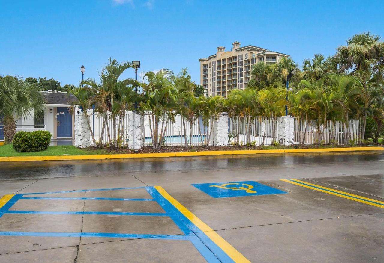 Motel 6-Fort Myers, Fl นอร์ทฟอร์ทไมเออร์ส ภายนอก รูปภาพ