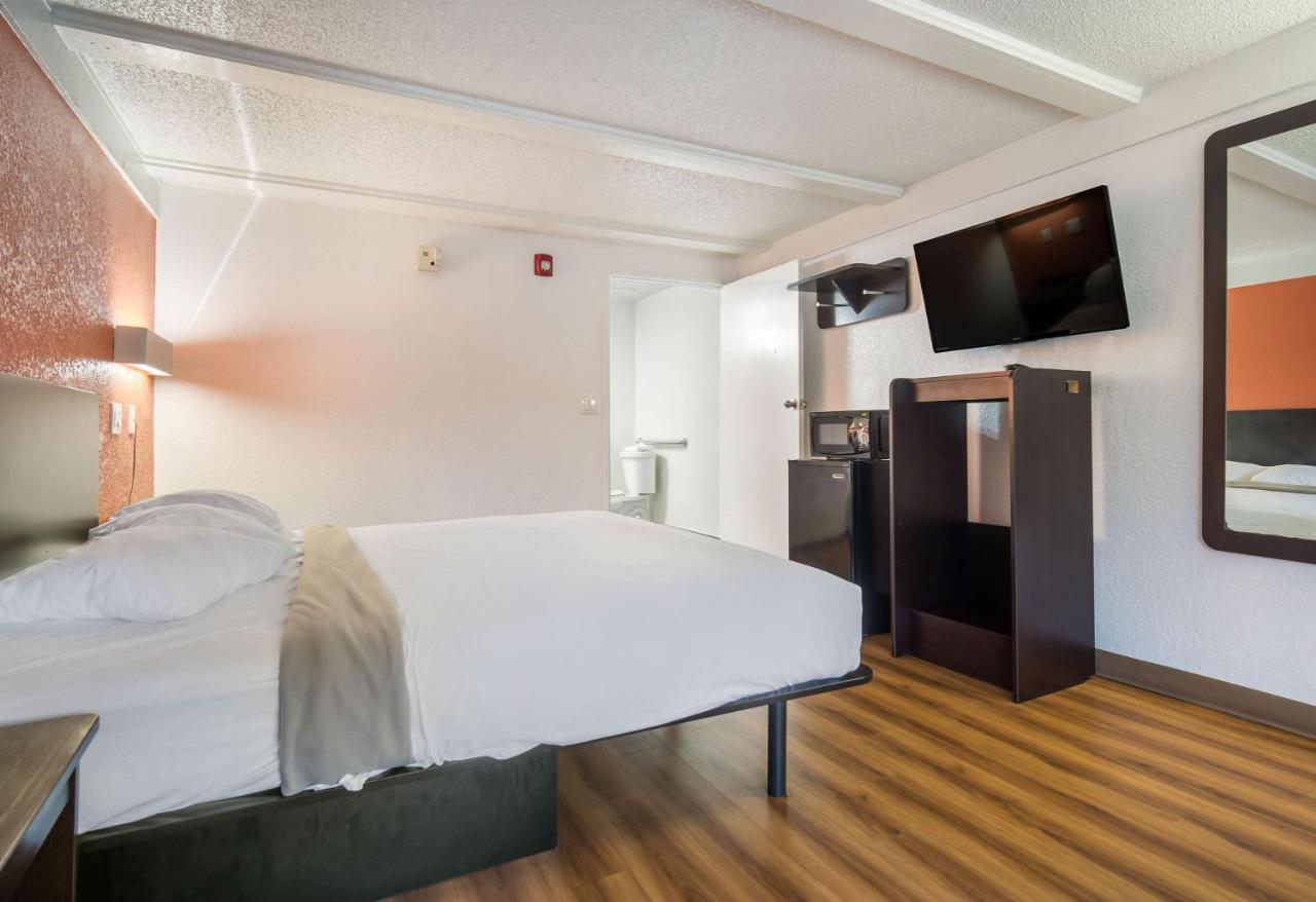 Motel 6-Fort Myers, Fl นอร์ทฟอร์ทไมเออร์ส ภายนอก รูปภาพ