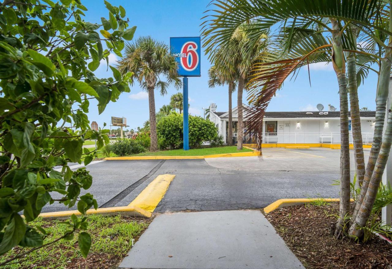 Motel 6-Fort Myers, Fl นอร์ทฟอร์ทไมเออร์ส ภายนอก รูปภาพ