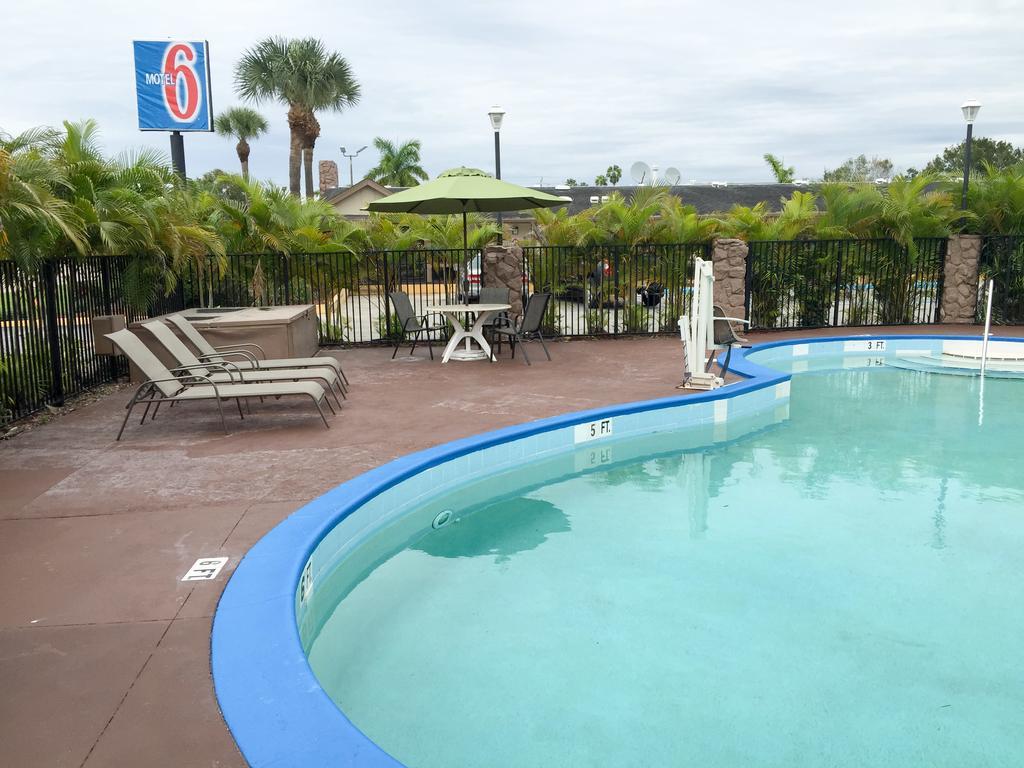 Motel 6-Fort Myers, Fl นอร์ทฟอร์ทไมเออร์ส ภายนอก รูปภาพ