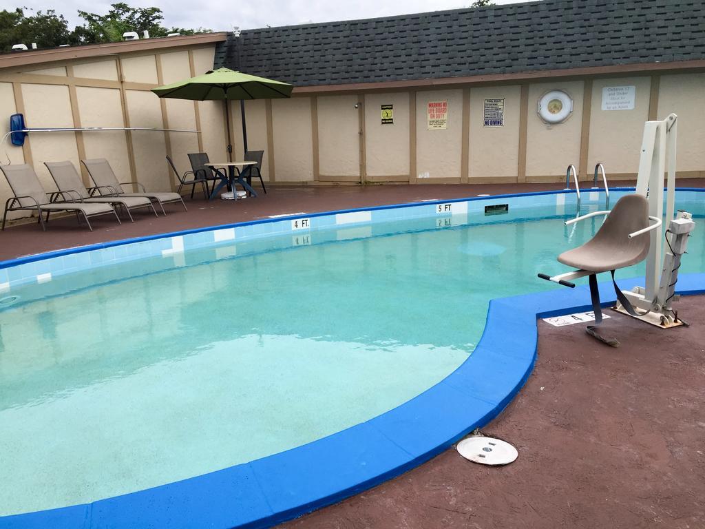 Motel 6-Fort Myers, Fl นอร์ทฟอร์ทไมเออร์ส ภายนอก รูปภาพ